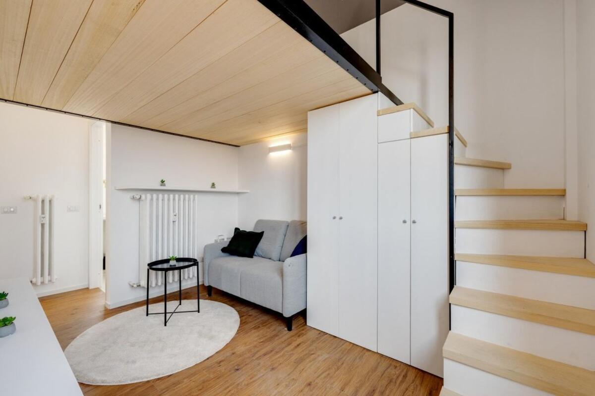 Homeby, Cozy Penthouse Apartment Milán Exterior foto
