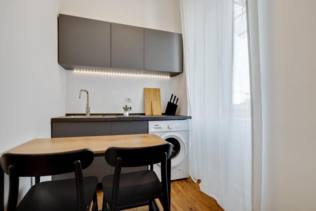 Homeby, Cozy Penthouse Apartment Milán Exterior foto