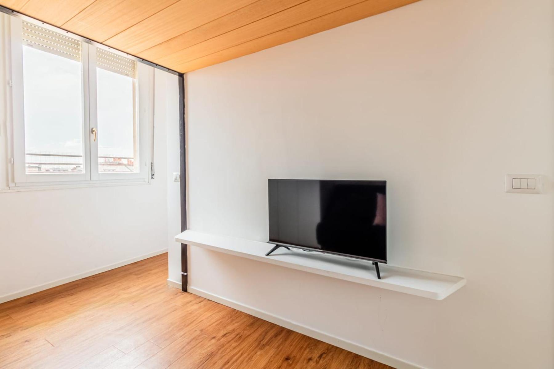 Homeby, Cozy Penthouse Apartment Milán Exterior foto